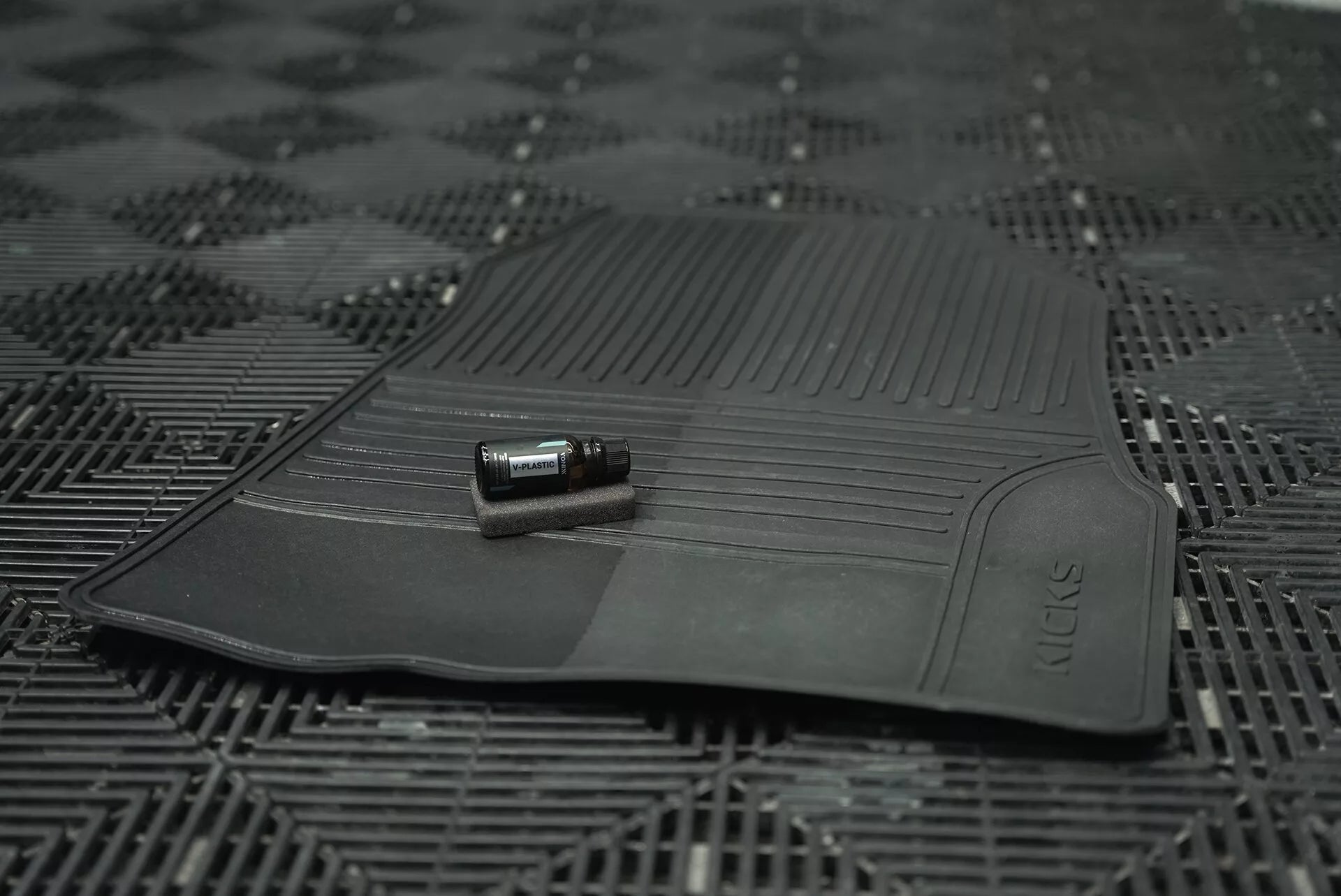V - plastic - The Car Care Hub